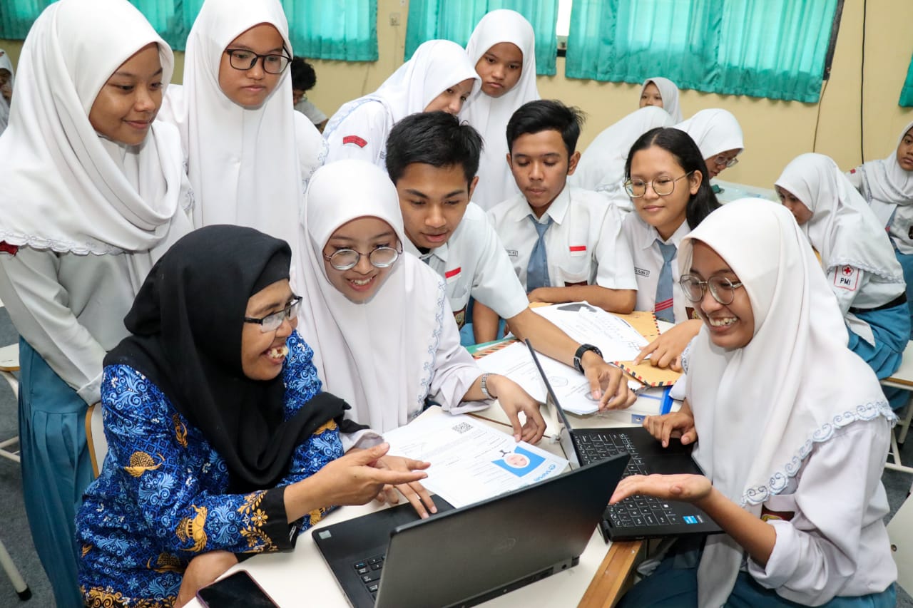 Jatim Dominasi SNBP 2025, Gubernur Khofifah: Ini Hasil Kerja Keras Siswa, Guru, dan Orang Tua